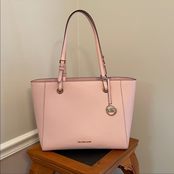 Michael Kors Handbags - NWOT Michael Kors Jet Set Tote Bag